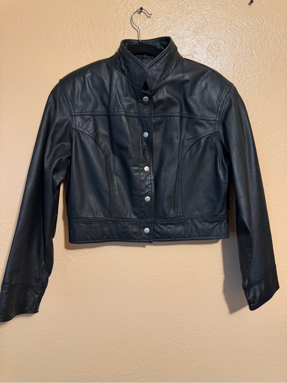 VTG Wilsons Leather Black Cropped Snap-Front Faux Leather Jacket
